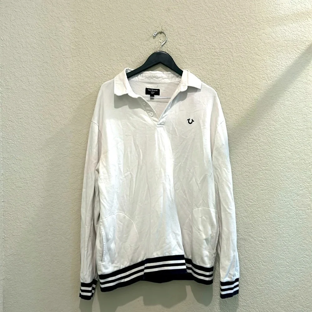 True religion white two pockets on either side size 2xl